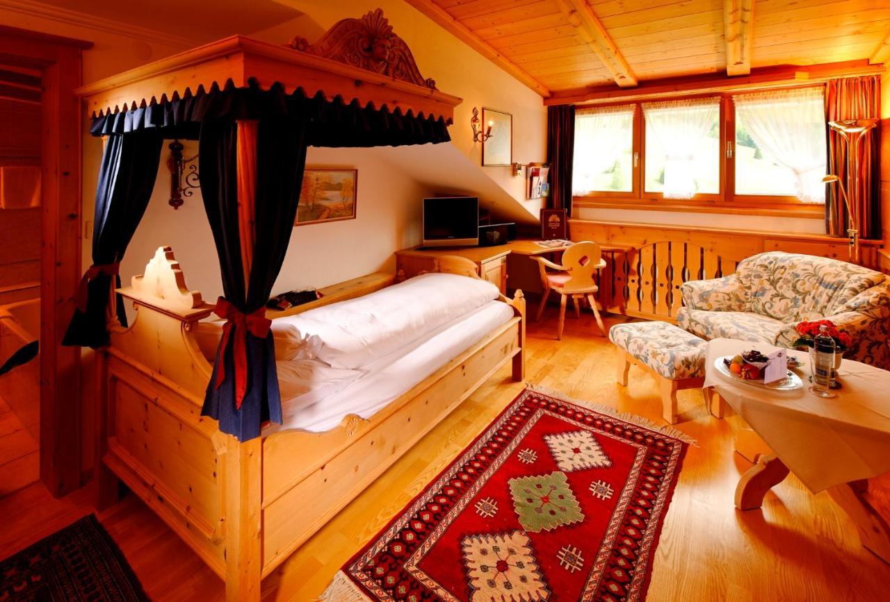 Schlosshotel Chaste Tarasp ภายนอก รูปภาพ