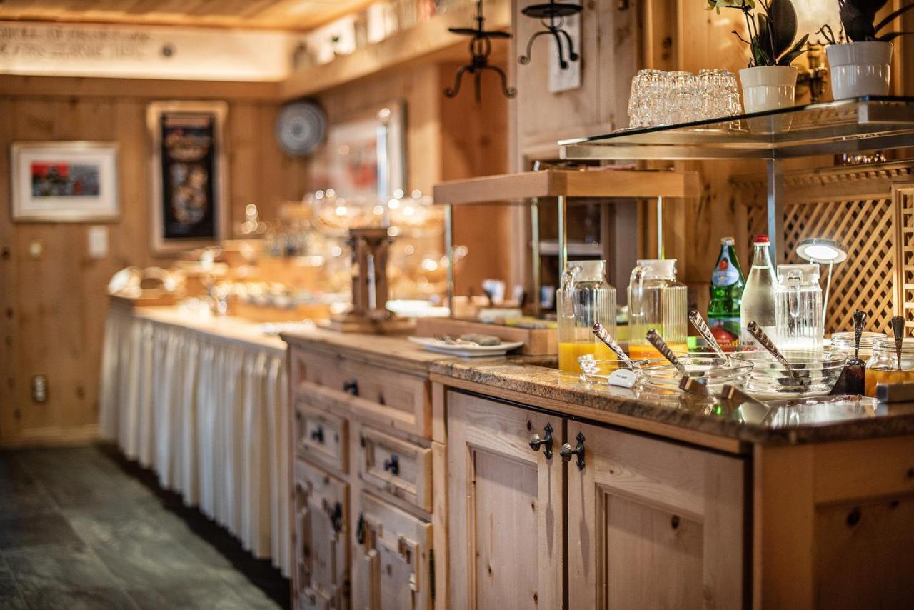 Schlosshotel Chaste Tarasp ภายนอก รูปภาพ