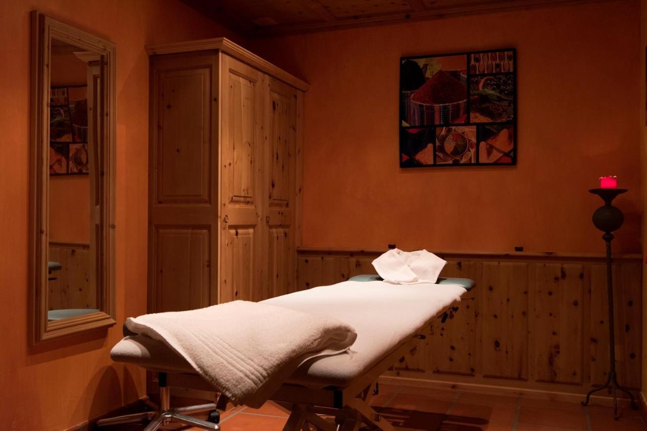 Schlosshotel Chaste Tarasp ภายนอก รูปภาพ