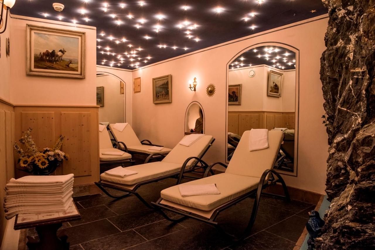 Schlosshotel Chaste Tarasp ภายนอก รูปภาพ