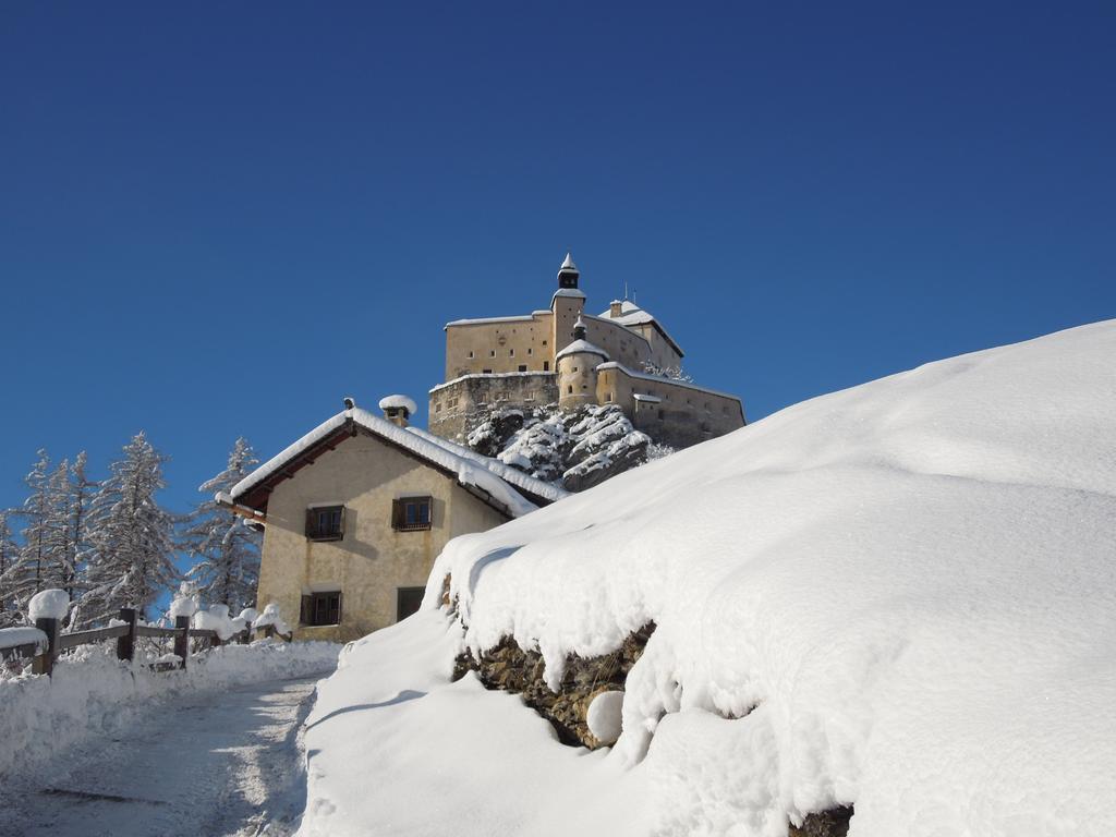 Schlosshotel Chaste Tarasp ภายนอก รูปภาพ
