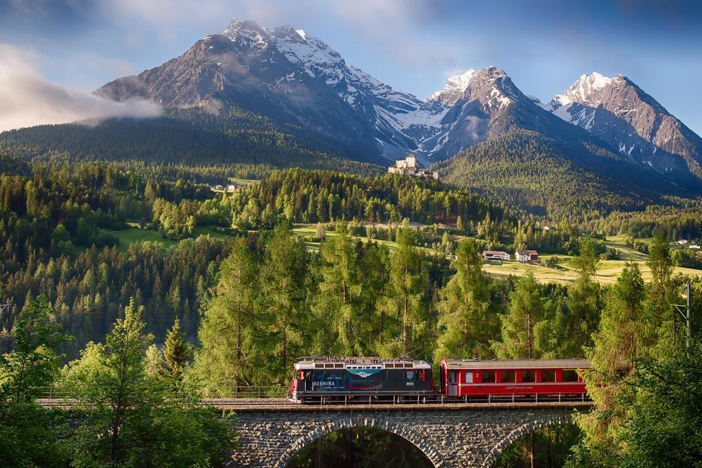 Schlosshotel Chaste Tarasp ภายนอก รูปภาพ